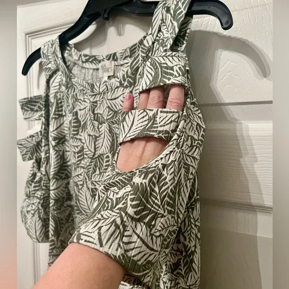 Ava James Leaf Print Top - Picture 3 of 7